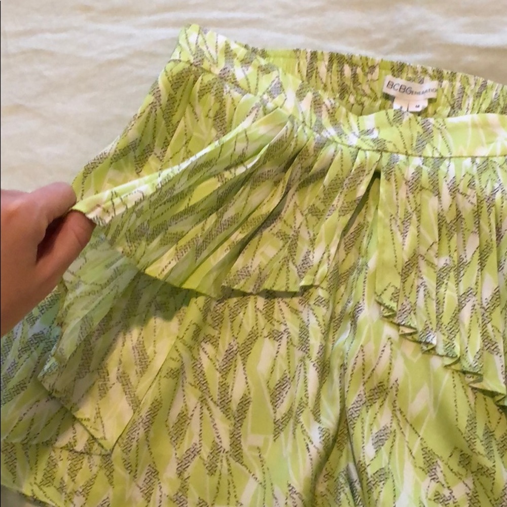 Bcbgeneration Lime Printed Pleated Layer Shorts - image 3